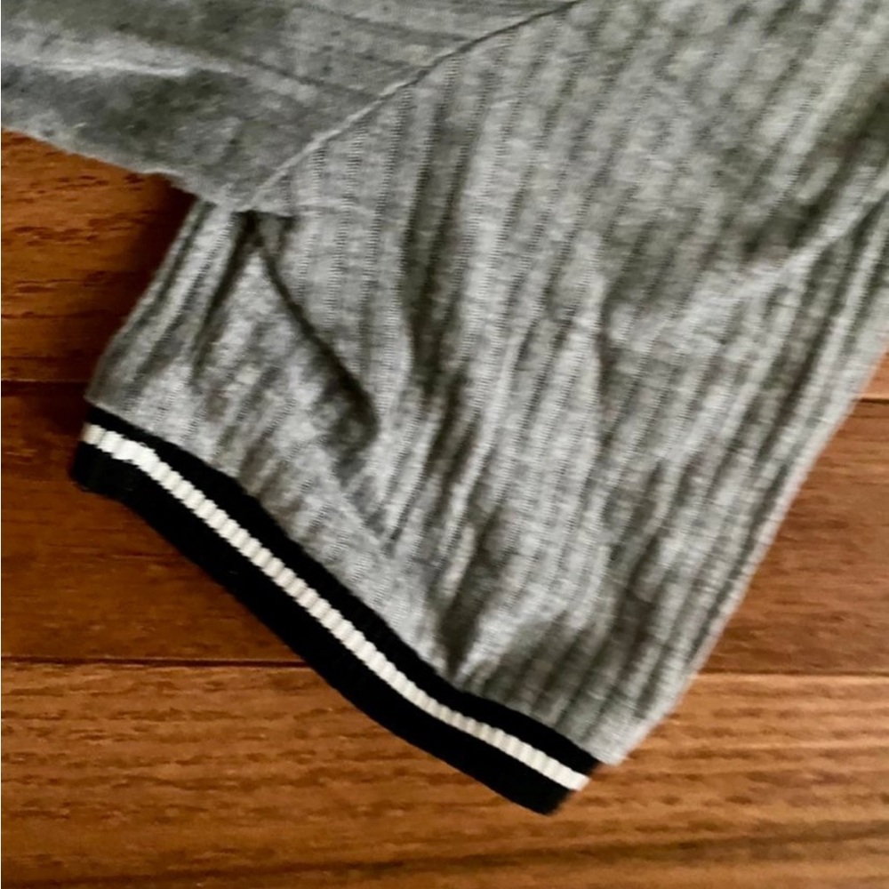Gray Ribbed Tee - Picture 3 of 4